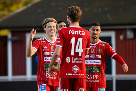 Skövdes Linus Mattsson jublar