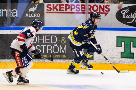 Linköpings Broc Little och HV71s Marcus Davidsson