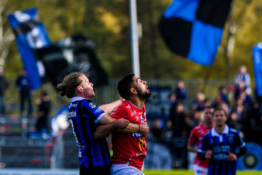 Sirius Tim Björkström och Degerfors Sean Sabetkar