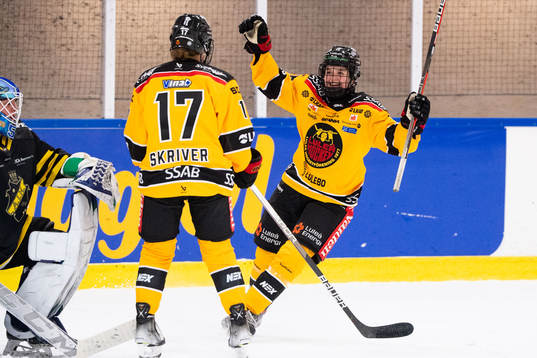 Luleås Sara Lindqvist och Sofia Skriver jublar