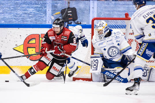 Malmö Redhawkss Johan Olofsson och Leksands målvakt
