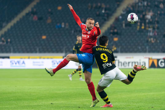Helsingborgs Alexander Faltsetas och AIKs Nicolas Stefanelli