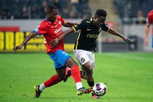 Helsingborgs Diego Cesar De Oliveira och AIKs Erick Otieno Ouma