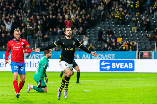 AIKs Zachary Elbouzedi jublar efter 2-0