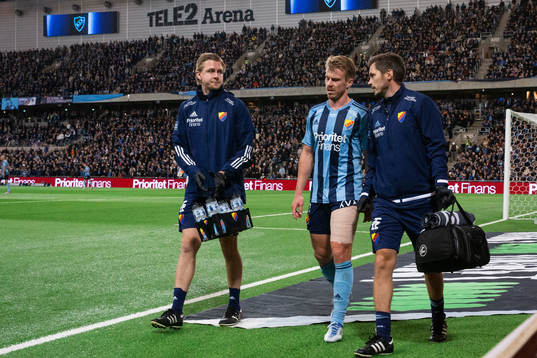 Djurgårdens Rasmus Schuller byts ut skadad
