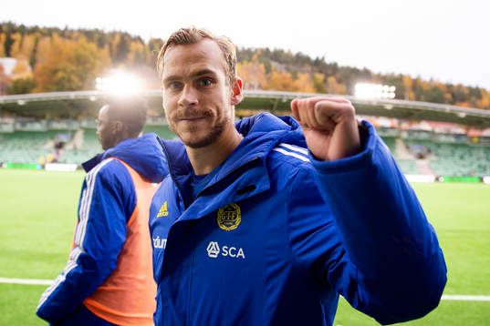 GIF Sundsvalls Pontus Engblom jublar