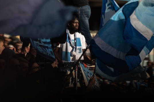 Malmö FFs Mahamé Siby på läktaren