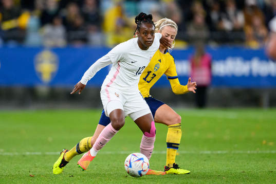 Melvine Malard of France and Amanda Ilestedt of Sweden