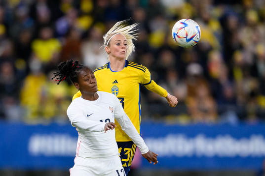 Melvine Malard of France and Amanda Ilestedt of Sweden