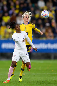 Melvine Malard of France and Amanda Ilestedt of Sweden