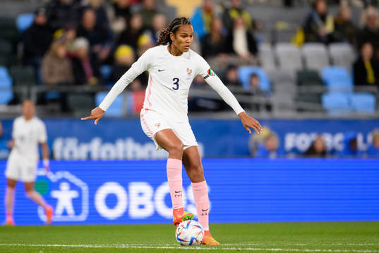 Wendie Renard of France