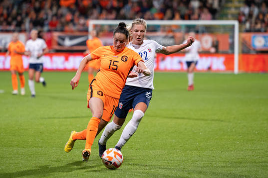 Caitlin Dijkstra of Netherlands and Sophie Roman Haug of Norway