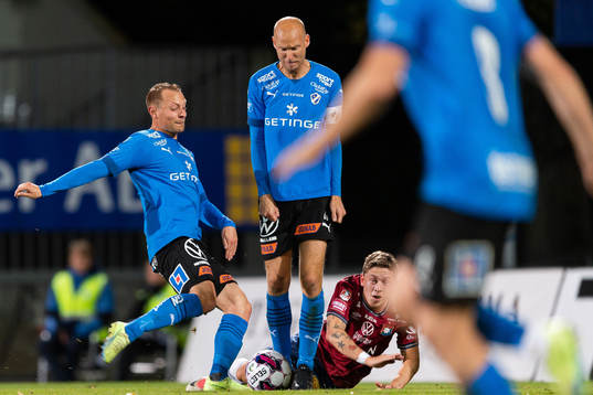 Halmstads Joel Allansson med en målchans