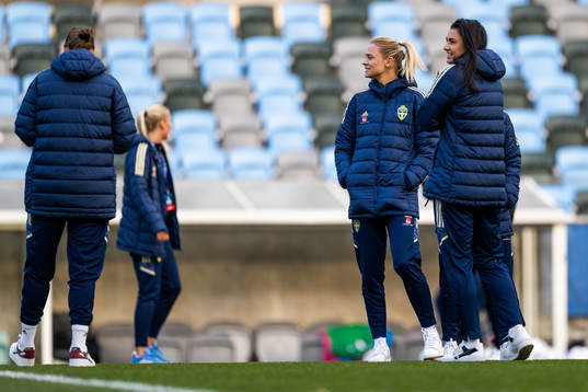 Fridolina Rolfö and Zecira Musovic of Sweden ahead of the women's international friendly football match between Sweden and France on October 11, 2022 in Gothenburg. 