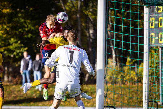 Östers André Gustafson gör mål