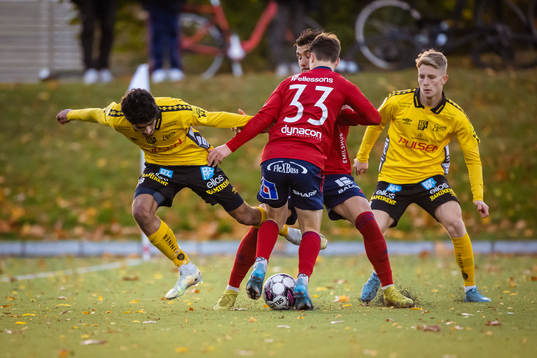 Elfsborgs Ahmed Qasem och Östers Ture Spendler