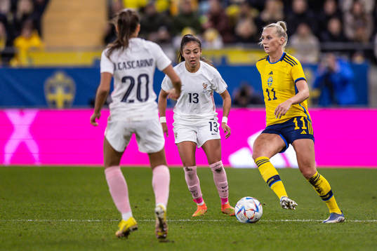 Selma Bacha of France and Stina Blackstenius of Sweden