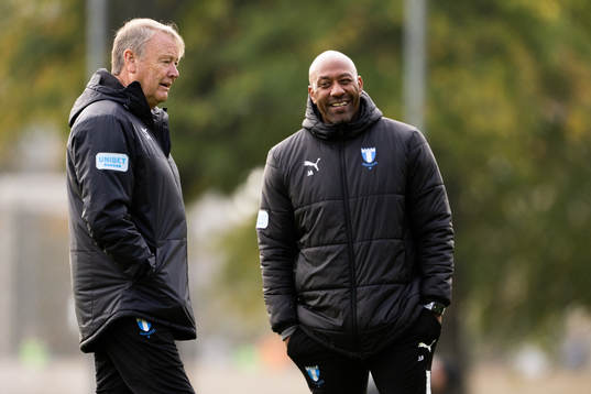 Head coach Åge Hareide and assistant coach Jeffrey Aubynn