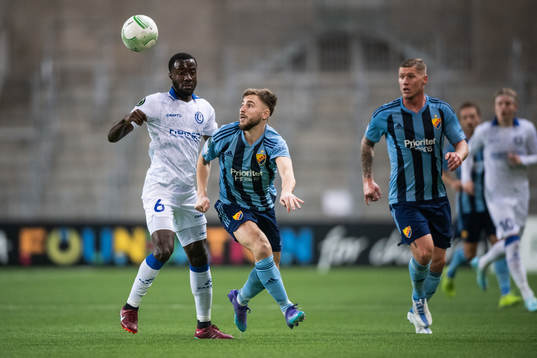Elisha Owusu of Gent and Albion Ademi of Djurgården