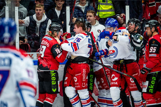 Bråk mellan bland annat Malmö Redhawks Marcus Sylvegård