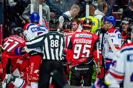 Bråk mellan bland annat Malmö Redhawks Marcus Sylvegård