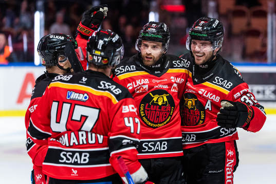 Luleås Pontus Själin och Oscar Engsund jublar med