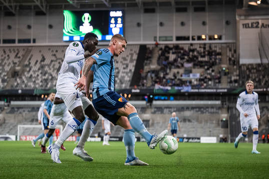 Joseph Okumu of Gent and Victor Edvardsen of Djurgården