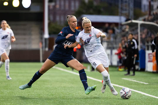 FC Rosengårds Mimmi Larsson och Noor Hoelsbrekken Eckhoff