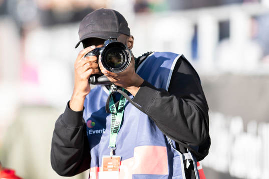 GAIS tidigare spelare Boris Lumbana som fotograf