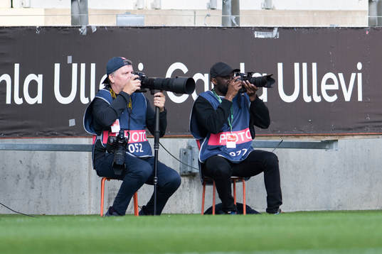GAIS tidigare spelare Boris Lumbana som fotograf