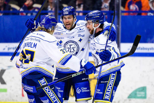 Leksands Anton Lindholm, Carter Camper och Oskar Lang jublar