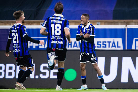 Sirius Tashreeq Matthews jublar efter 2-0