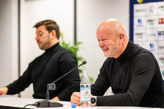 GIF Sundsvalls tränare Brian Clarhaut och Häckens tränare Per-Mathias Høgmo på presskonferensen