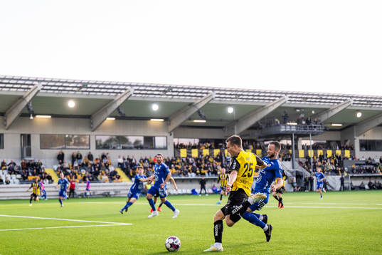 Häckens Kristoffer Lund Hansen och GIF Sundsvalls Pontus