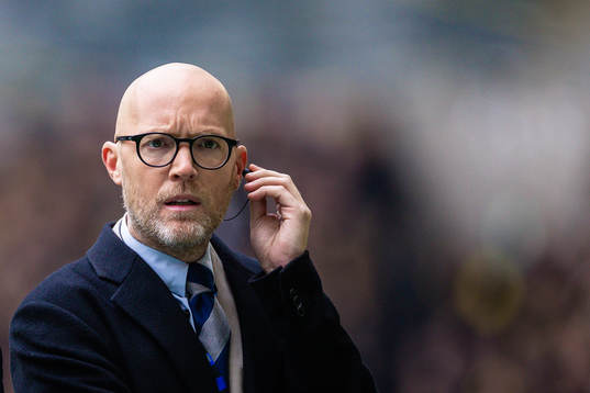 Discoverys Petter Barrling nunder fotbollsmatchen i Allsvenskan mellan Djurgården och AIK den 16 oktober 2022 i Stockholm. 