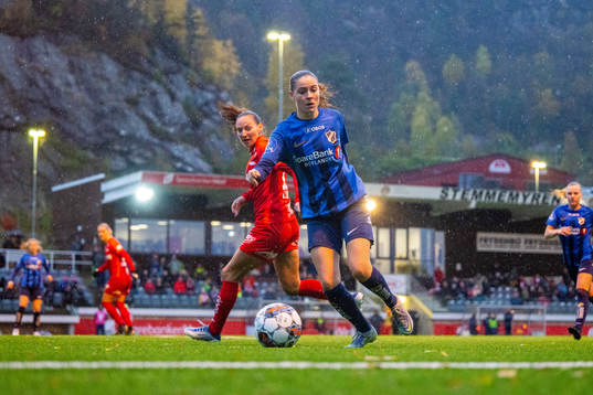 Marit Bratberg Lund of Brann and Smilla Vallotto of Stabæk