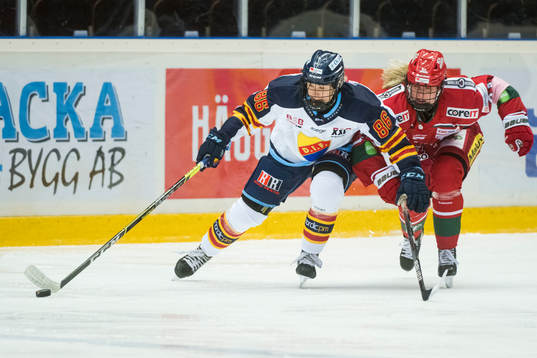 Djurgårdens Selma Tyreskog och Modos Olivia Carlsson