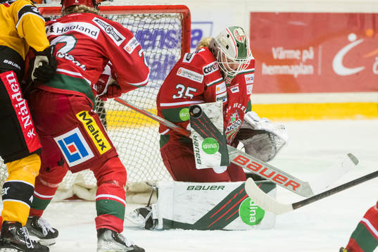 Modos målvakt Lauren Bench