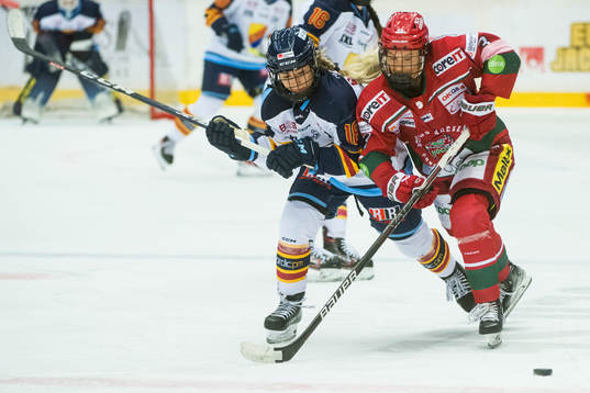 Djurgårdens Alice Östensson och Olivia Carlsson