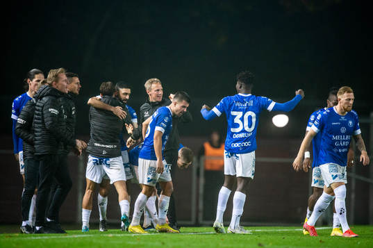 Trelleborgs Mouhammed-Ali Dhaini jublar med laget efter 2-1