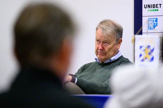 Malmö FFs tränare Åge Hareide på en presskonferens