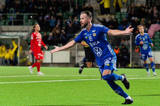 GIF Sundsvalls Robert Lundström jublar