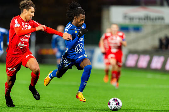 Värnamos Robin Tihi och GIF Sundsvalls Ronaldo Damus