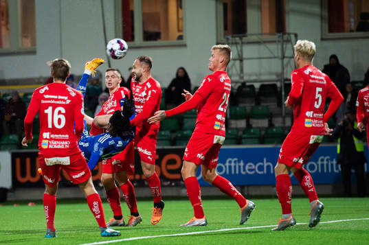 GIF Sundsvalls Ronaldo Damus provar en cykelspark