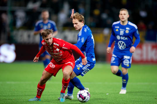 Värnamos Albin Lohikangas och GIF Sundsvalls Saku Ylätupa