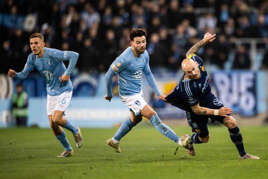 Malmö FFs Erdal Rakip och Djurgårdens Magnus Eriksson