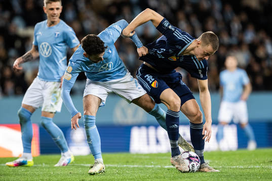 Malmö FFs Erdal Rakip och Djurgårdens Jesper Löfgren