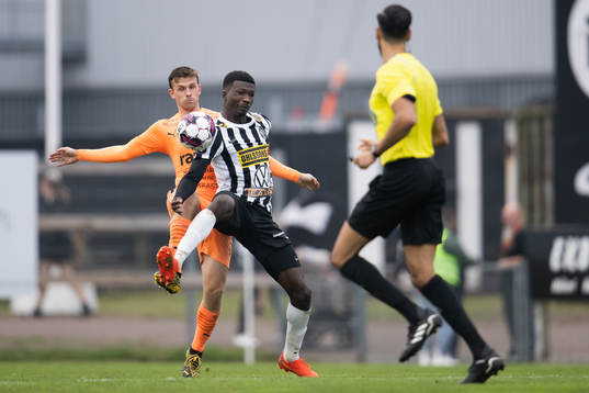 Landskronas Ousmane Diawara och AFC Eskilstunas Jesper Manns