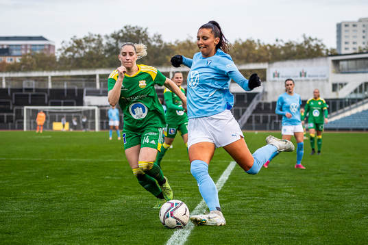 Åhus Malin Winberg och Malmö FFs Malin Gunnarsson