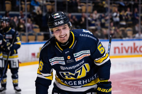 HV71s Fredrik Forsberg jublar